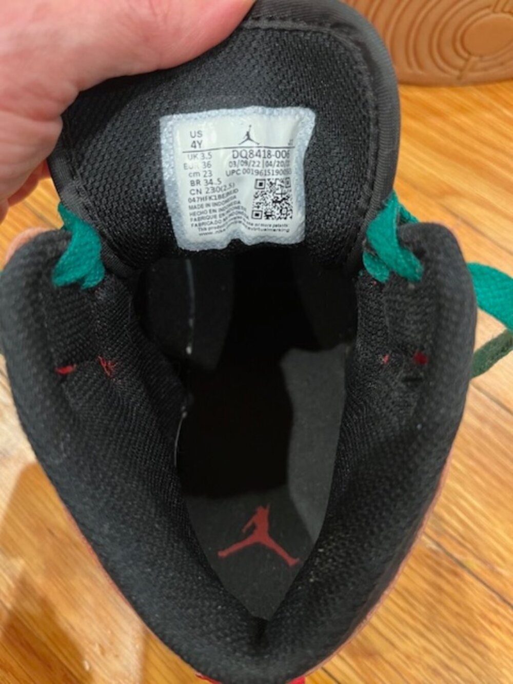 Air Jordan 1 Mid SE 'Christmas 2022' Edition - Kids Size 4Y - Picture 9 of 11